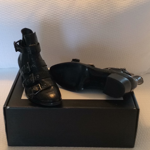 Ladies, black, leather, booties. - Picture 2 of 6